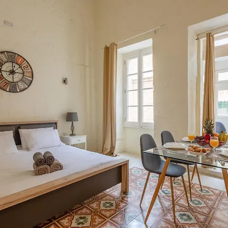Bnbnova - Historic Duplex Lägenhet Valletta