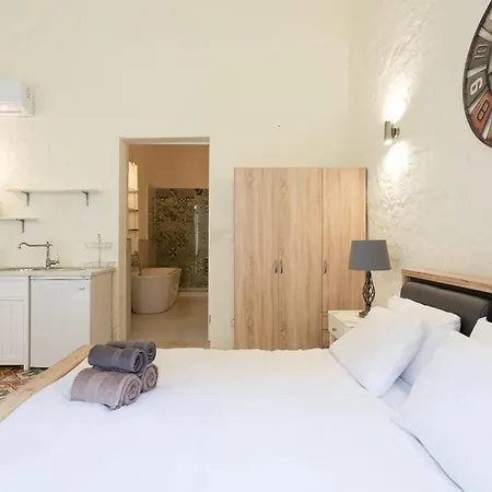 Bnbnova - Historic Duplex